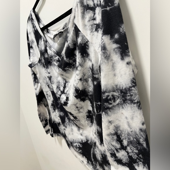 Shein Curve Tie Dye Long Sleeve Top - Picture 2 of 9